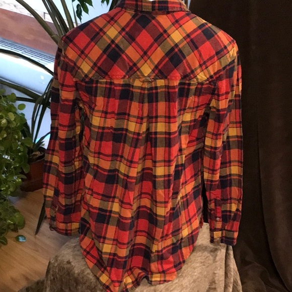 BDG ladies flannel shirt. - Picture 2 of 5